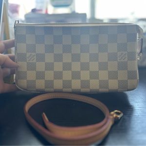 Authentic Louis Vuitton Pochette Accessoires